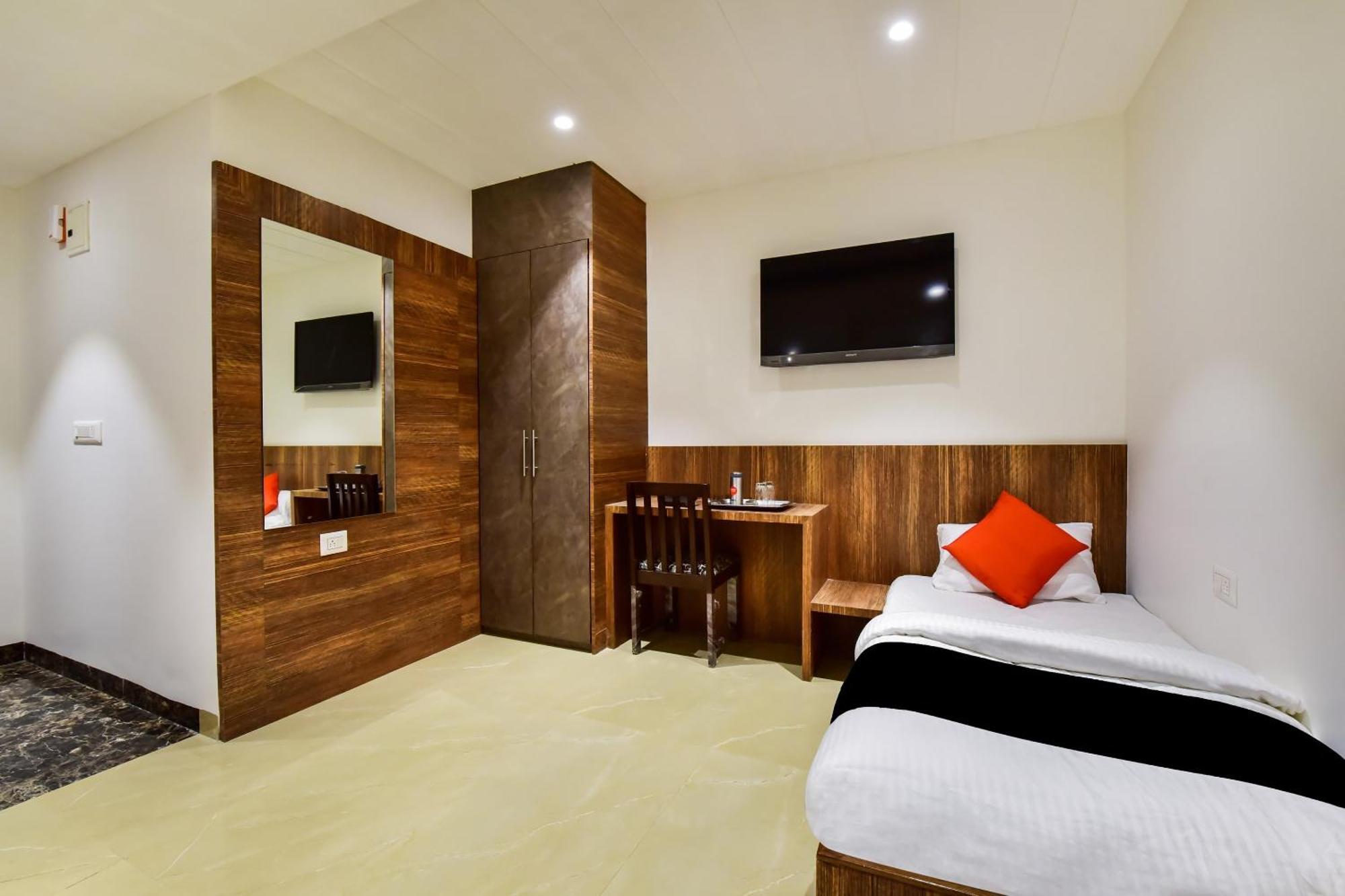 Capital O Maurya Inn Τζοντχπούρ Εξωτερικό φωτογραφία