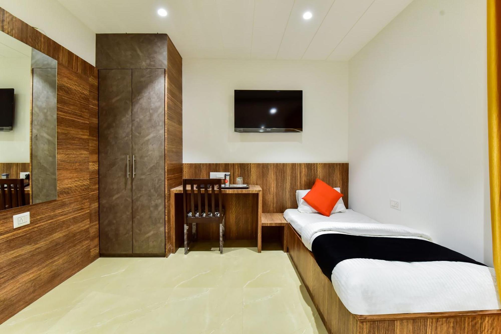 Capital O Maurya Inn Τζοντχπούρ Εξωτερικό φωτογραφία